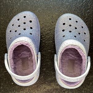 Kids Purple Glitter Fuzz Lined Crocs Size 8T